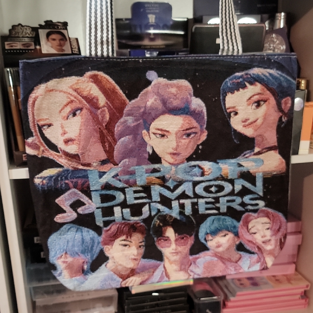 K-Pop Demon Hunters Graphic Tote Bag - Multicolor